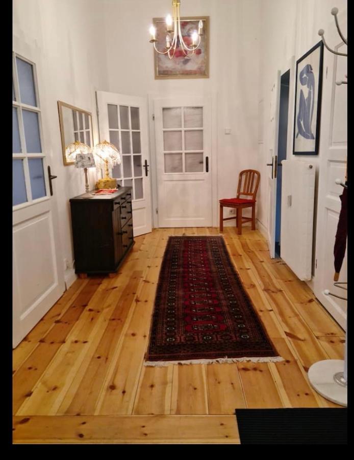 Nana-Eg-80M2 Sanierter Altbau-Parkplatz-Kleiner Garten-Wlan-Netflix-2Zimmer-Kueche-Dusche-Wanne-Waschmaschine 오버하우젠 외부 사진